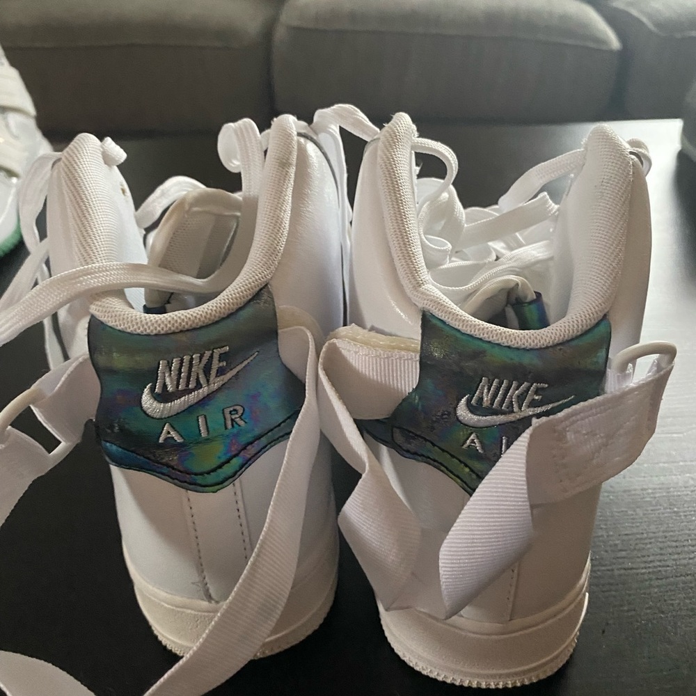 Nike - Picture 4 of 4